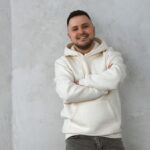 Яшисе килеп яшә